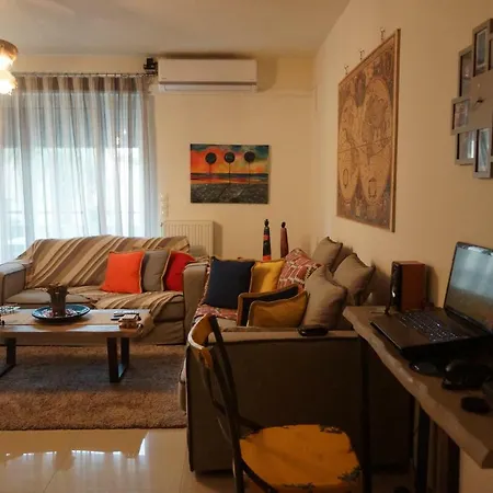 Georgina's Cozy -metropolitan Hospital- Apartment Piraeus